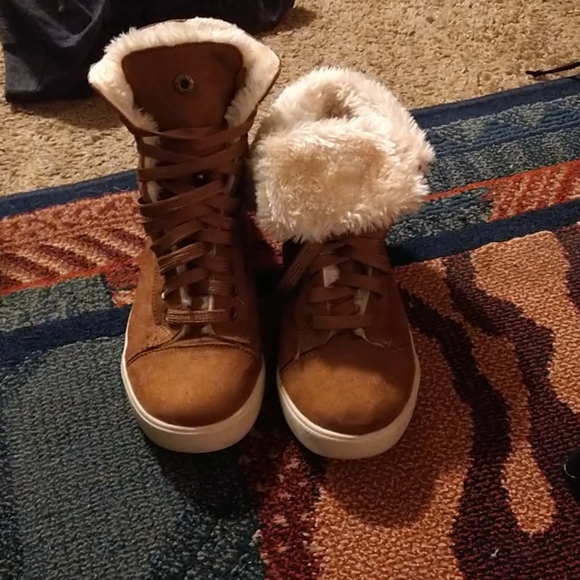 Tan Airwalk Boots - Picture 6 of 6